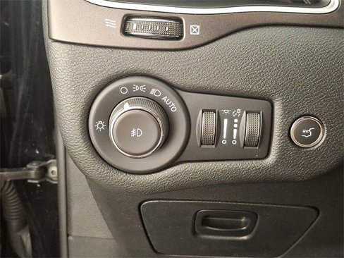 Used 2022 Jeep Cherokee Trailhawk w/ Comfort/Convenience Group image 26