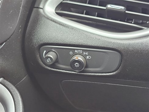 Used 2018 Chevrolet Malibu LS image 19