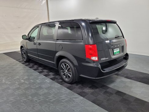 Used 2015 Dodge Grand Caravan SE w/ Quick Order Package 29E SE image 3