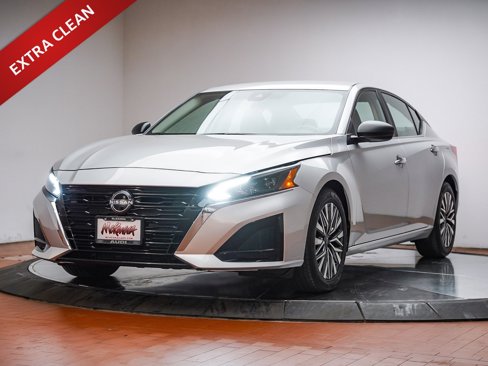 Used 2024 Nissan Altima 2.5 SV image 1