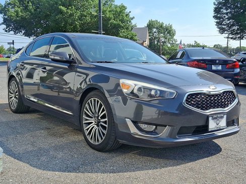 Used 2015 Kia Cadenza Premium w/ Technology Package image 3
