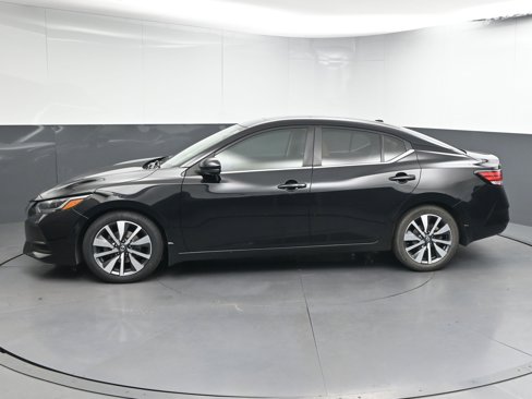 Used 2020 Nissan Sentra SV image 4