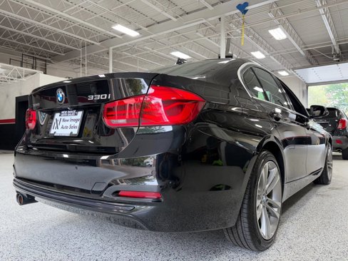 Used 2018 BMW 330i xDrive Sedan image 2