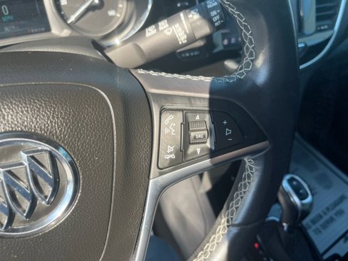 Used 2021 Buick Encore Preferred w/ Safety Package image 12
