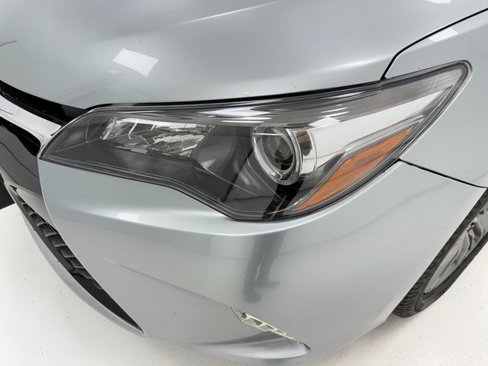 Used 2017 Toyota Camry SE image 11