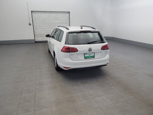 Used 2017 Volkswagen Golf S image 6