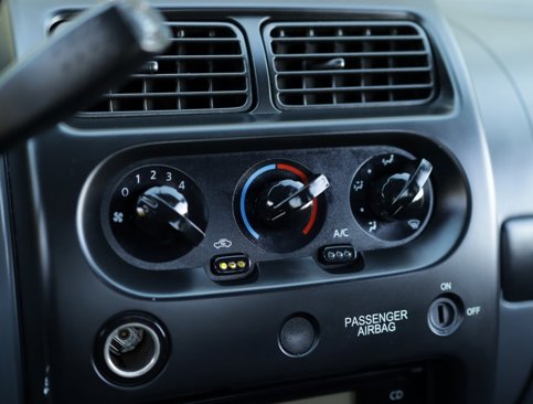Used 2004 Nissan Frontier XE w/ (VTP) Value Truck Pkg image 13