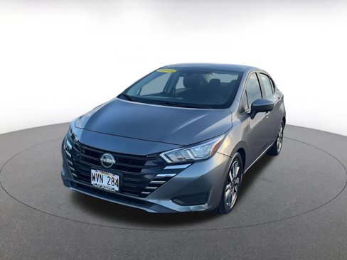 Used 2023 Nissan Versa SV image 7