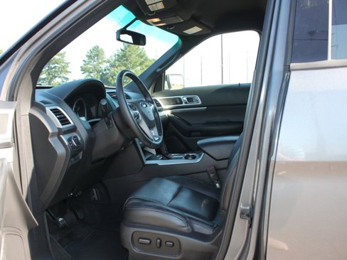 Used 2014 Ford Explorer XLT w/ Equipment Group 202A image 9