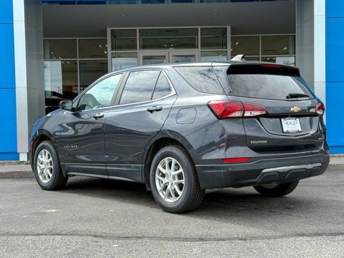 Used 2022 Chevrolet Equinox LT image 2