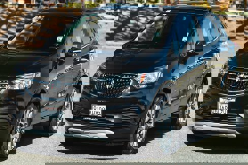 Used 2018 Buick Encore Preferred image 6