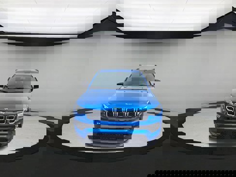 Used 2024 Jeep Compass Latitude image 3