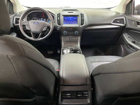 Used 2020 Ford Edge SE image 29