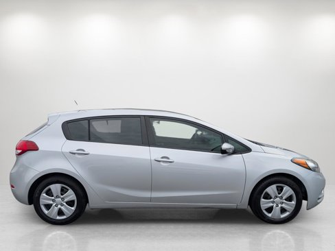 Used 2016 Kia Forte LX image 4