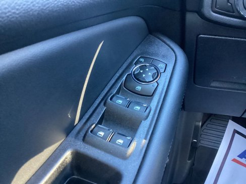 Used 2024 Ford Edge SE image 28