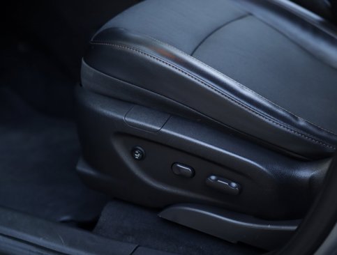 Used 2019 Chevrolet Trax LT w/ LT Convenience Package image 19