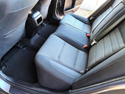 Used 2015 Toyota Camry LE image 10