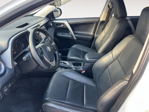 Used 2018 Toyota RAV4 XLE image 9