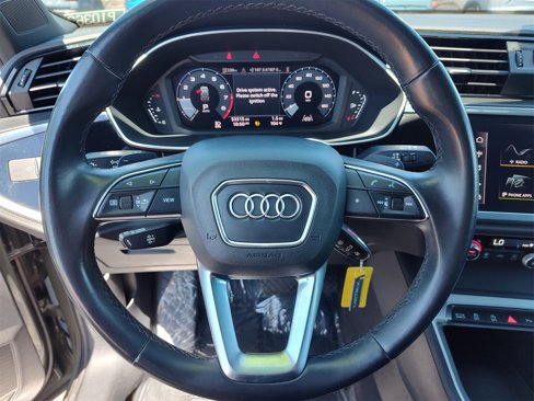 Used 2022 Audi Q3 2.0T Premium image 17