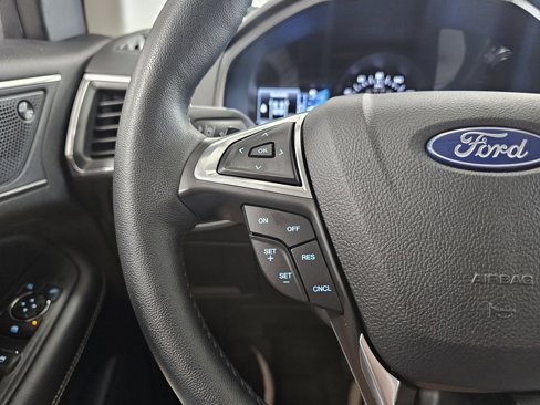 Used 2022 Ford Edge Titanium image 17