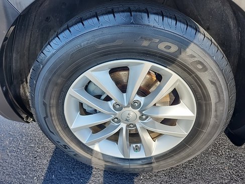 Used 2017 Kia Sorento LX w/ LX Convenience Package image 9