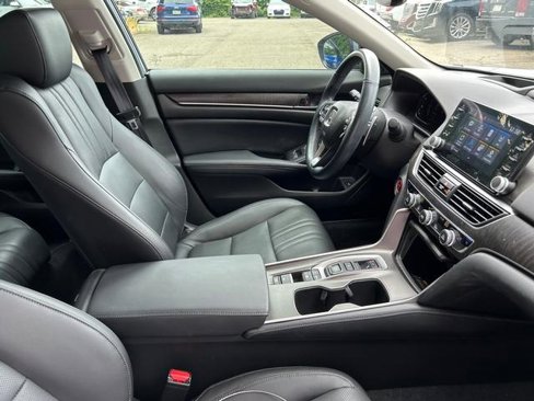 Used 2022 Honda Accord Touring image 25