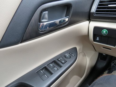 Used 2015 Honda Accord Hybrid Sedan image 23