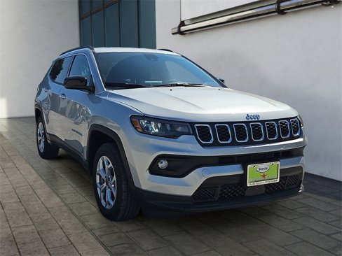 New 2025 Jeep Compass Latitude image 7