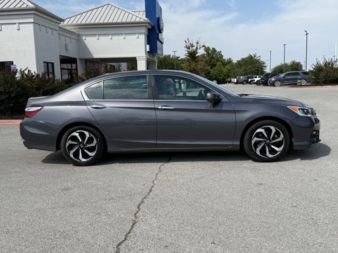Used 2017 Honda Accord EX-L image 8