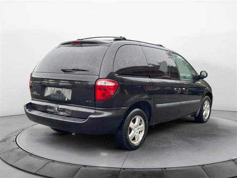 Used 2006 Dodge Caravan SXT image 5