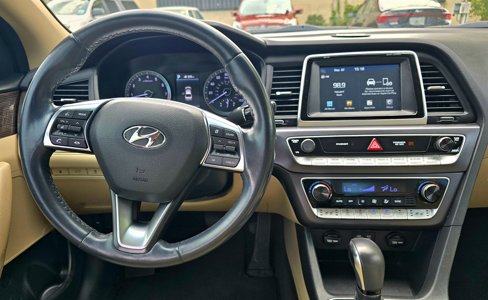 Used 2018 Hyundai Sonata Limited image 18