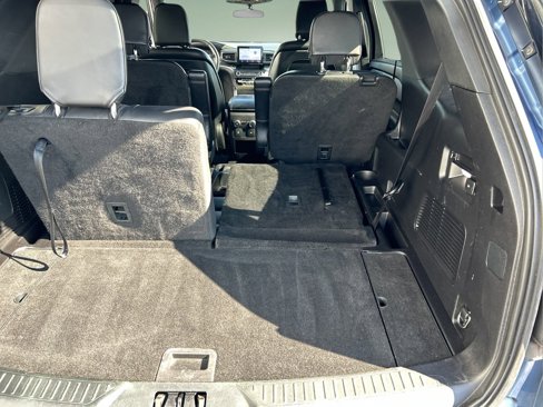 Used 2020 Ford Explorer XLT w/ Equipment Group 202A image 12