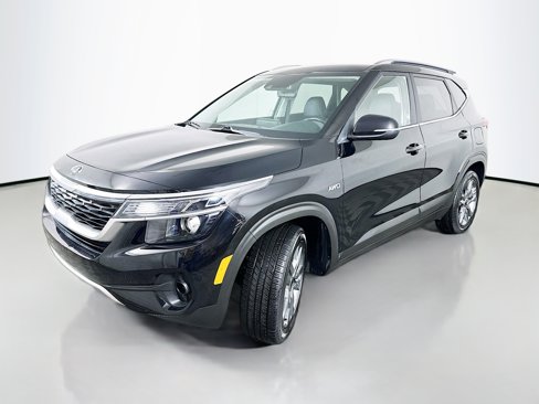 Certified 2021 Kia Seltos S image 3