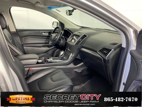 Used 2016 Ford Edge Titanium image 35