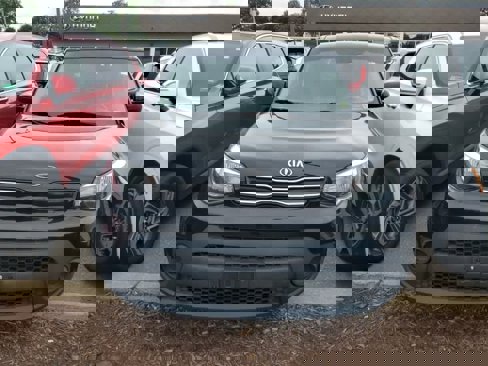 Used 2018 Kia Soul + image 6