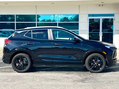 Used 2024 Buick Encore GX Sport Touring image 3