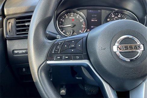 Used 2018 Nissan Rogue S image 18