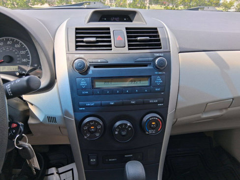 Used 2012 Toyota Corolla L image 22