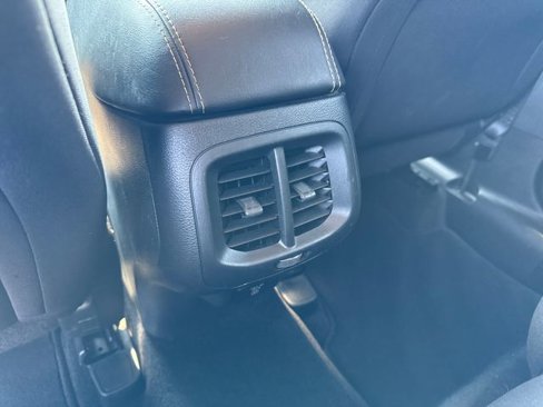 Used 2015 Jeep Cherokee Latitude image 17