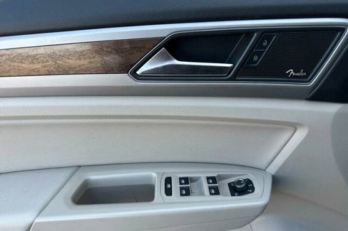 Used 2019 Volkswagen Atlas SEL Premium image 11