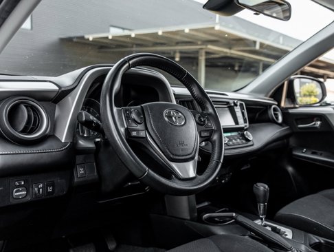 Used 2018 Toyota RAV4 XLE image 21