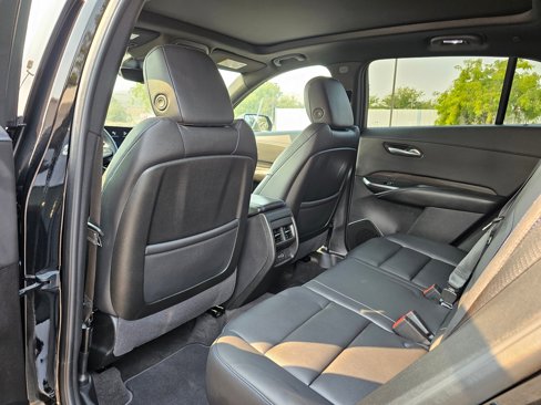 Used 2025 Cadillac XT4 Sport w/ Technology Package image 11