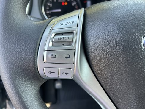 Used 2016 Nissan Rogue S w/ Appearance Package image 13