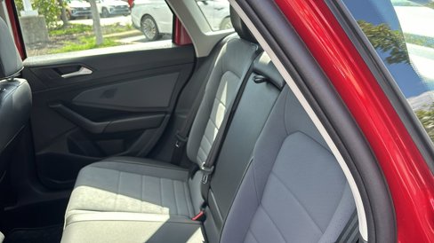 Used 2025 Volkswagen Jetta SE image 31