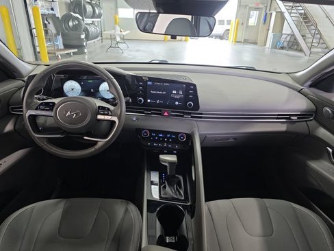 Certified 2021 Hyundai Elantra SEL w/ Convenience Package image 5