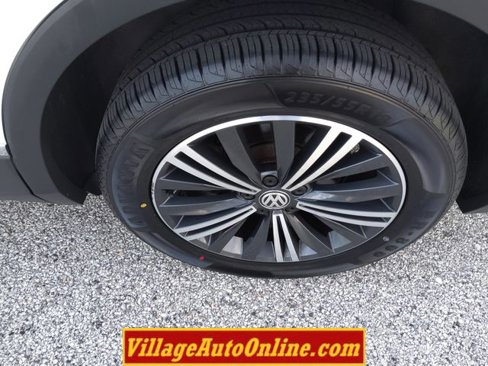Used 2018 Volkswagen Tiguan SEL image 10