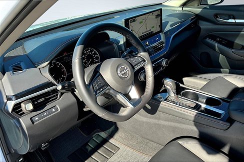 Used 2024 Nissan Altima 2.5 SR w/ SR Premium Package image 13