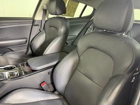Used 2018 Kia Stinger Premium image 17