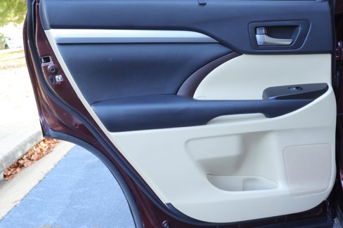 Used 2014 Toyota Highlander XLE image 13