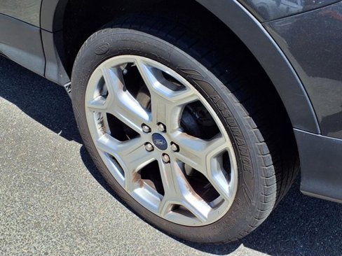 Used 2019 Ford Escape Titanium image 9